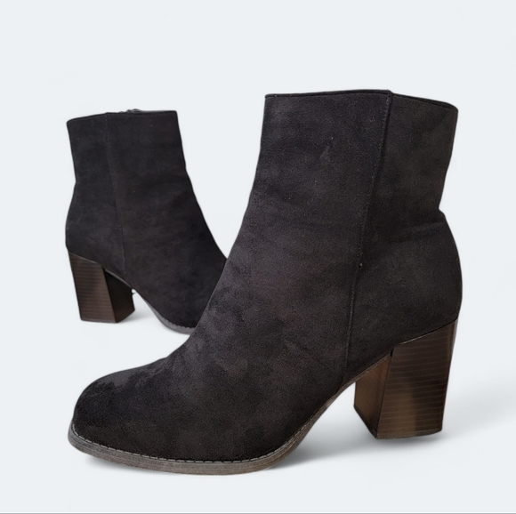 Pierre Dumas Black Vegan Suede Ankle Boots Block heels Size 9 - Picture 1 of 14